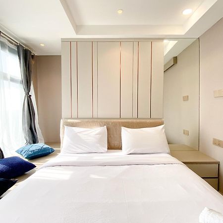 Simply And Comfortable 2Br Pollux Chadstone Apartment By Travelio Cikarang Zewnętrze zdjęcie